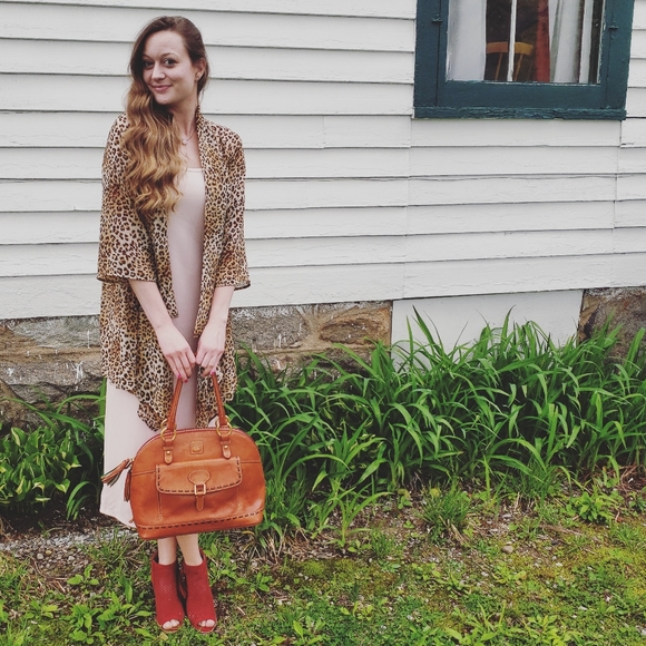 Meet your posher, Emmalee - Picture 2 of 4